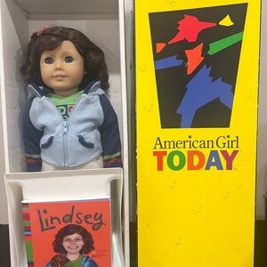 NIB Pleasant Company American Girl GOTY 2001 Lindsey doll *ADULT OWNED*